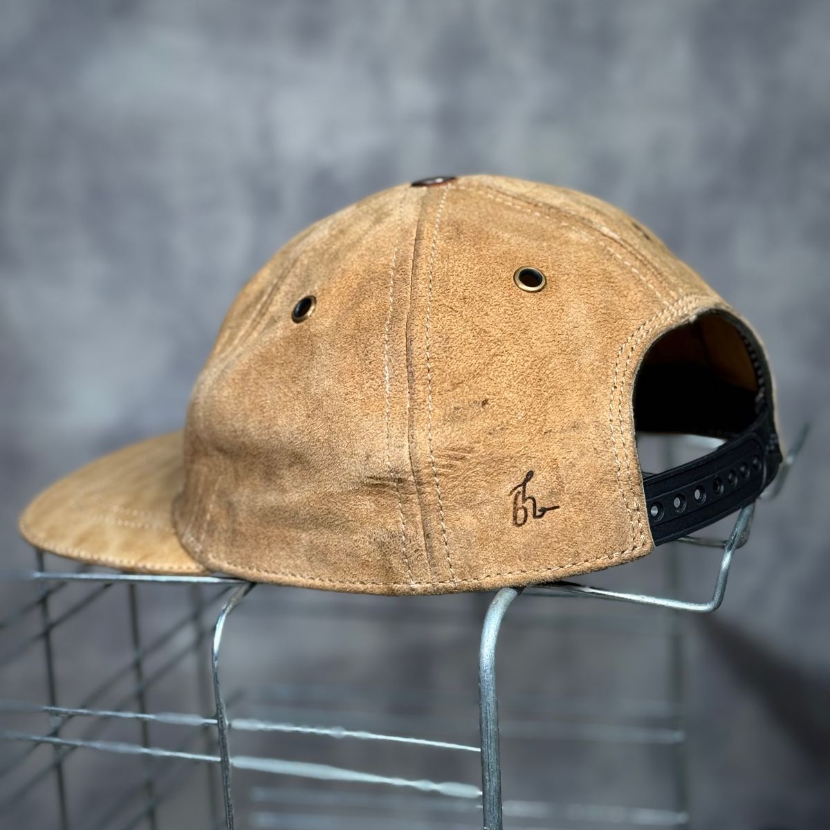 Photo by BobHendersonHB on March 6, 2026 of the BHHB Hat in Horween Sun Tan Horsefront.