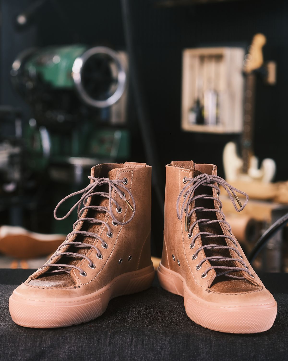 Photo by BobHendersonHB on October 2, 2025 of the BHHB Railtown Sneaker Boot in Horween Natural Wax Flesh Backside.