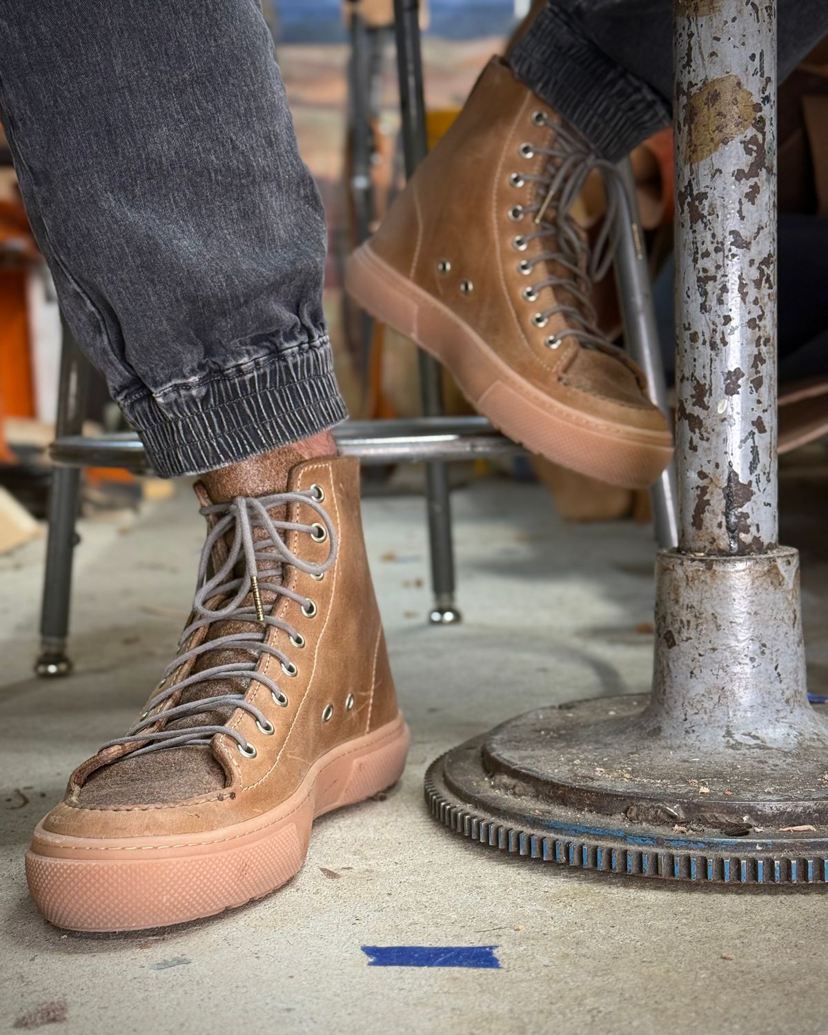 Photo by BobHendersonHB on October 18, 2025 of the BHHB Railtown Sneaker Boot in Horween Natural Wax Flesh Backside.