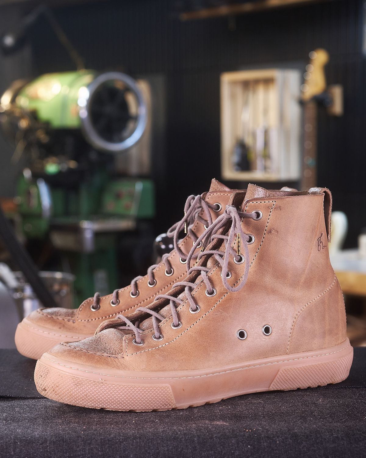 Photo by BobHendersonHB on November 3, 2025 of the BHHB Railtown Sneaker Boot in Horween Natural Wax Flesh Backside.