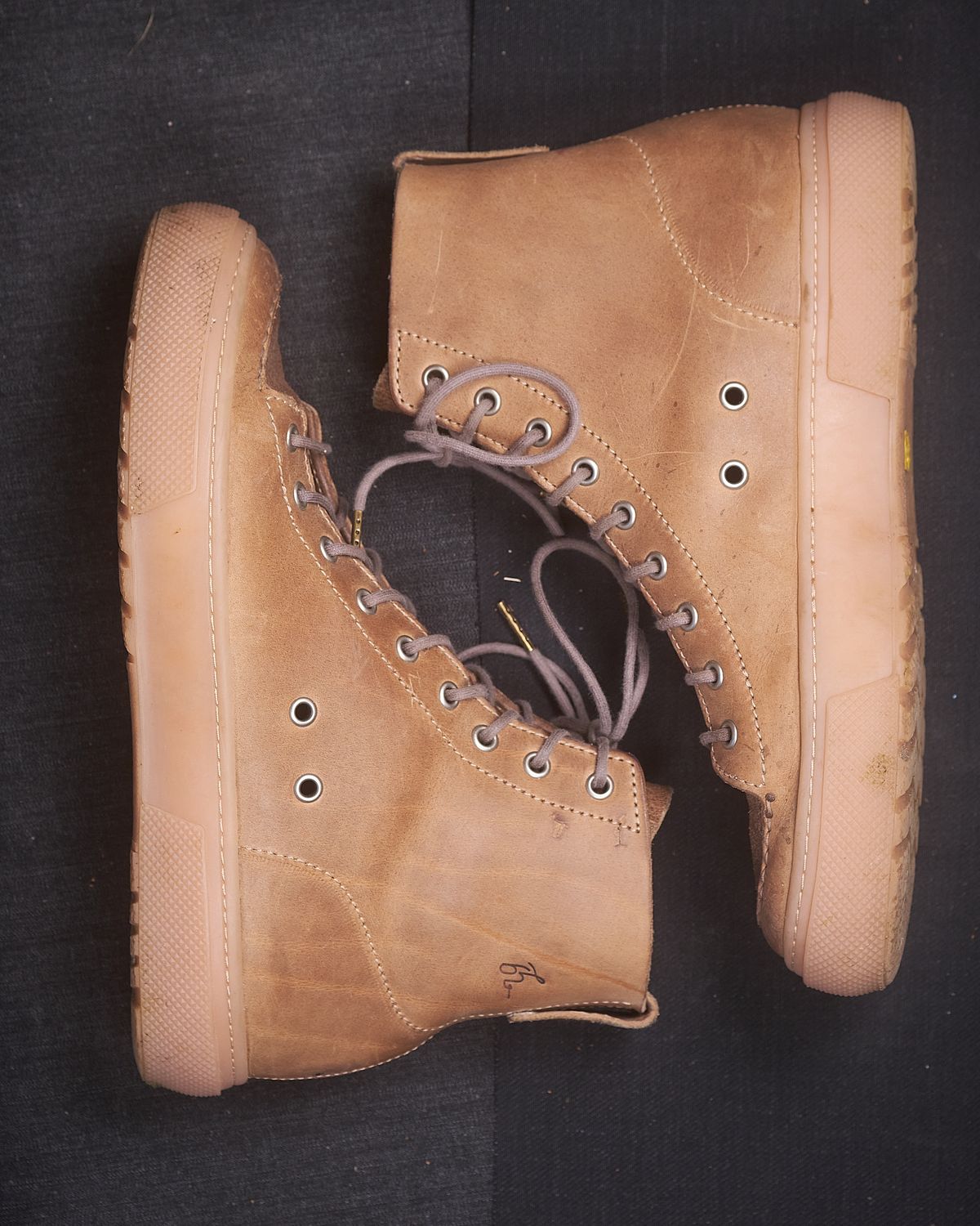 Photo by BobHendersonHB on November 3, 2025 of the BHHB Railtown Sneaker Boot in Horween Natural Wax Flesh Backside.