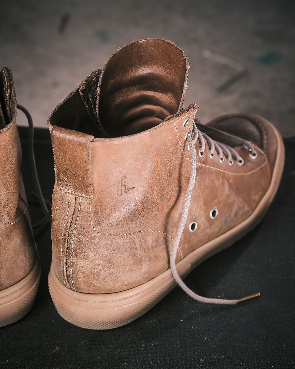 Photo by BobHendersonHB on December 5, 2025 of the BHHB Railtown Sneaker Boot in Horween Natural Wax Flesh Backside.
