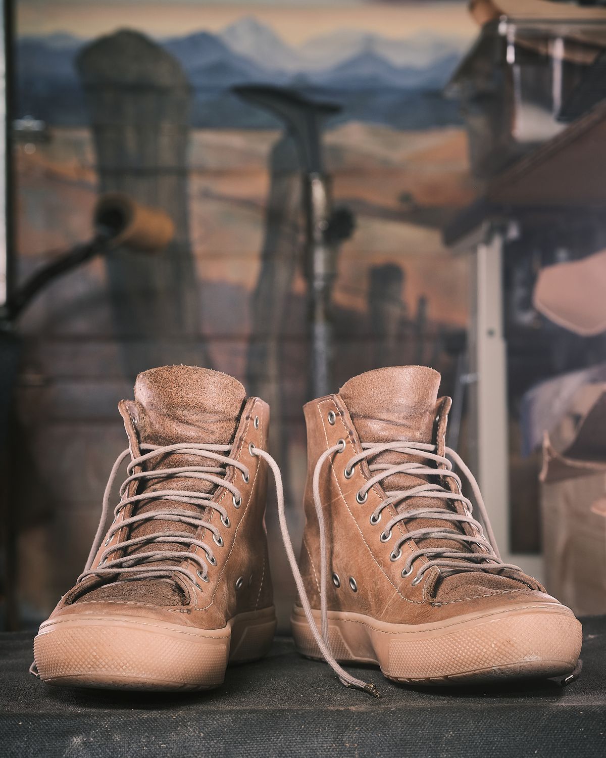 Photo by BobHendersonHB on December 5, 2025 of the BHHB Railtown Sneaker Boot in Horween Natural Wax Flesh Backside.