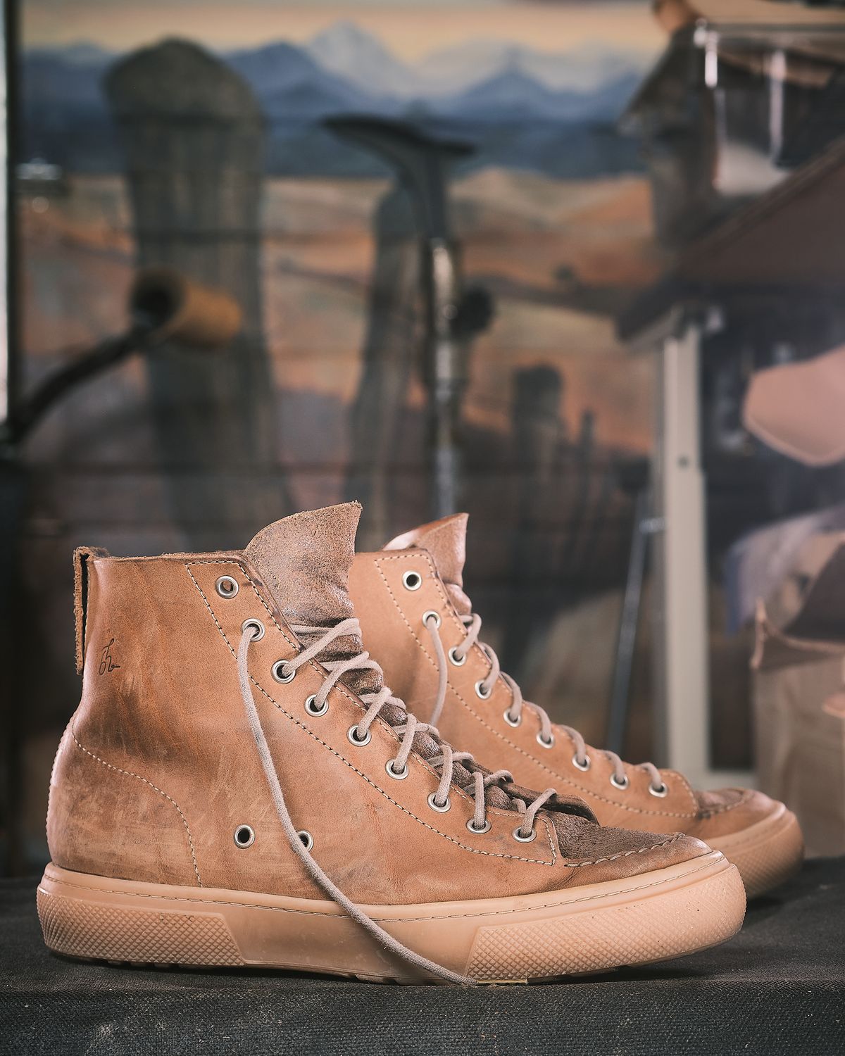 Photo by BobHendersonHB on December 5, 2025 of the BHHB Railtown Sneaker Boot in Horween Natural Wax Flesh Backside.