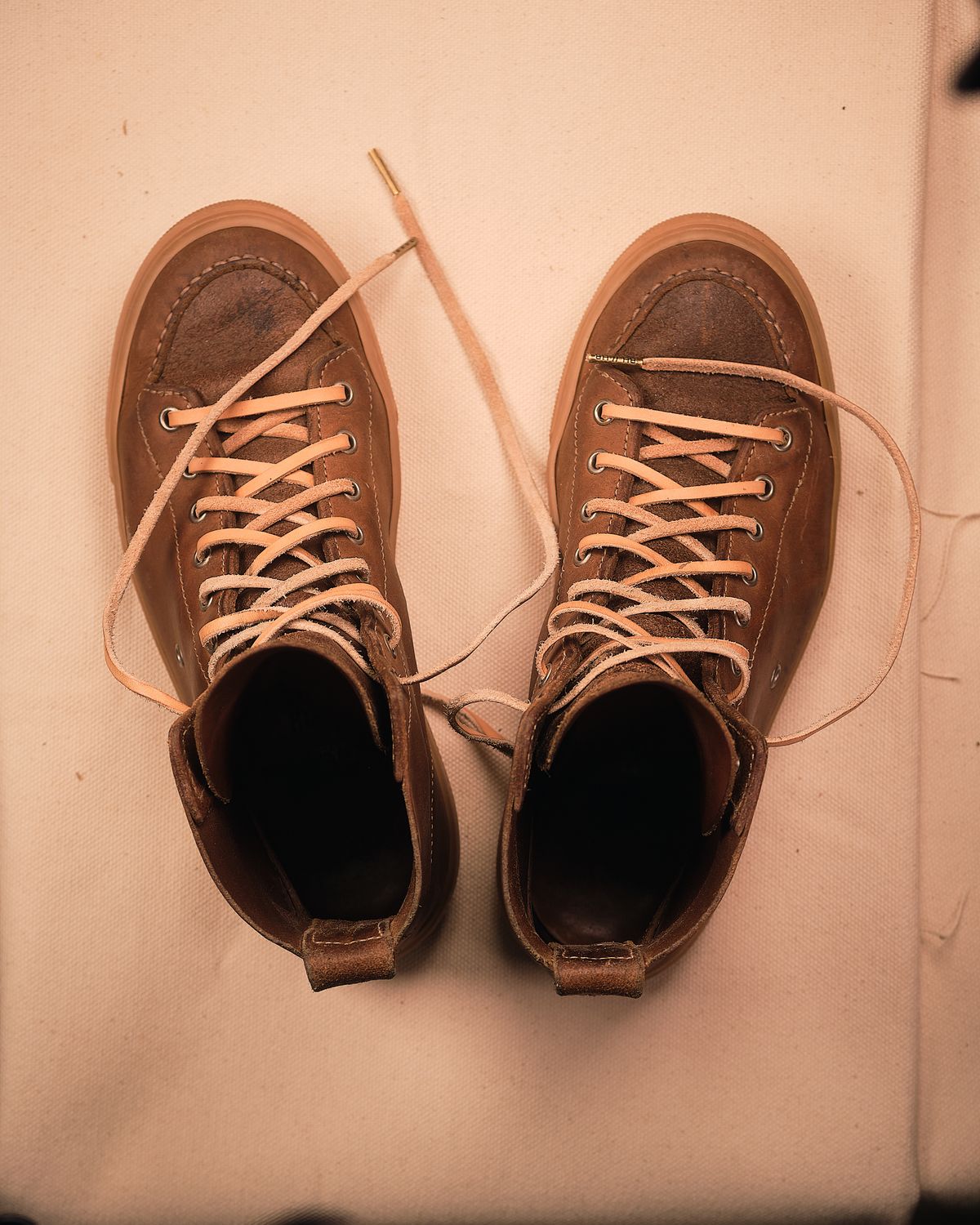 Photo by BobHendersonHB on January 5, 2026 of the BHHB Railtown Sneaker Boot in Horween Natural Wax Flesh Backside.
