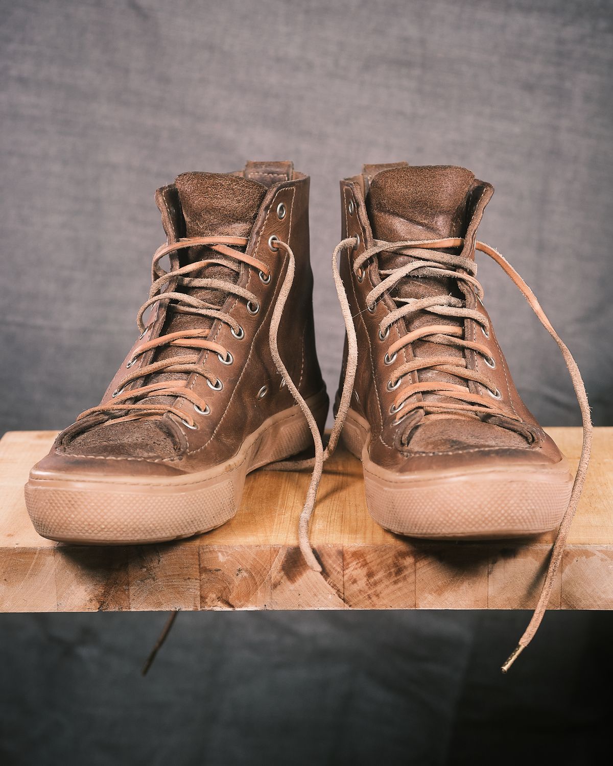 Photo by BobHendersonHB on April 6, 2026 of the BHHB Railtown Sneaker Boot in Horween Natural Wax Flesh Backside.
