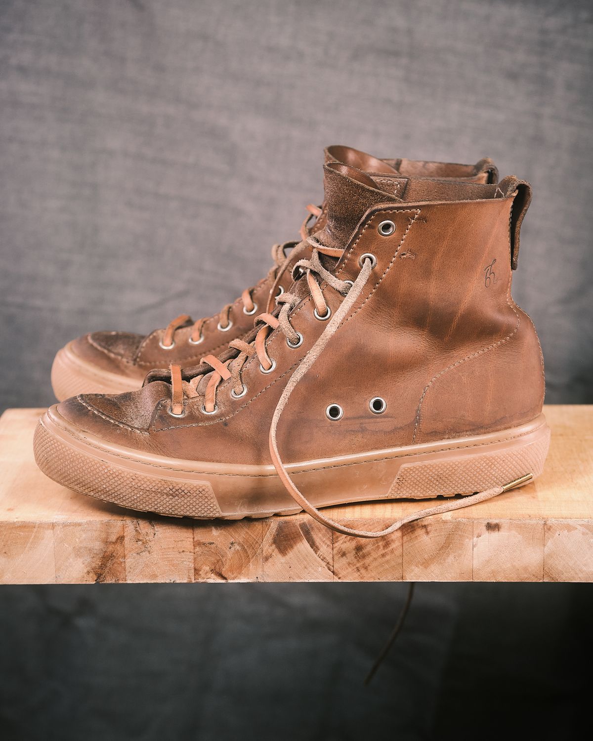Photo by BobHendersonHB on April 6, 2026 of the BHHB Railtown Sneaker Boot in Horween Natural Wax Flesh Backside.