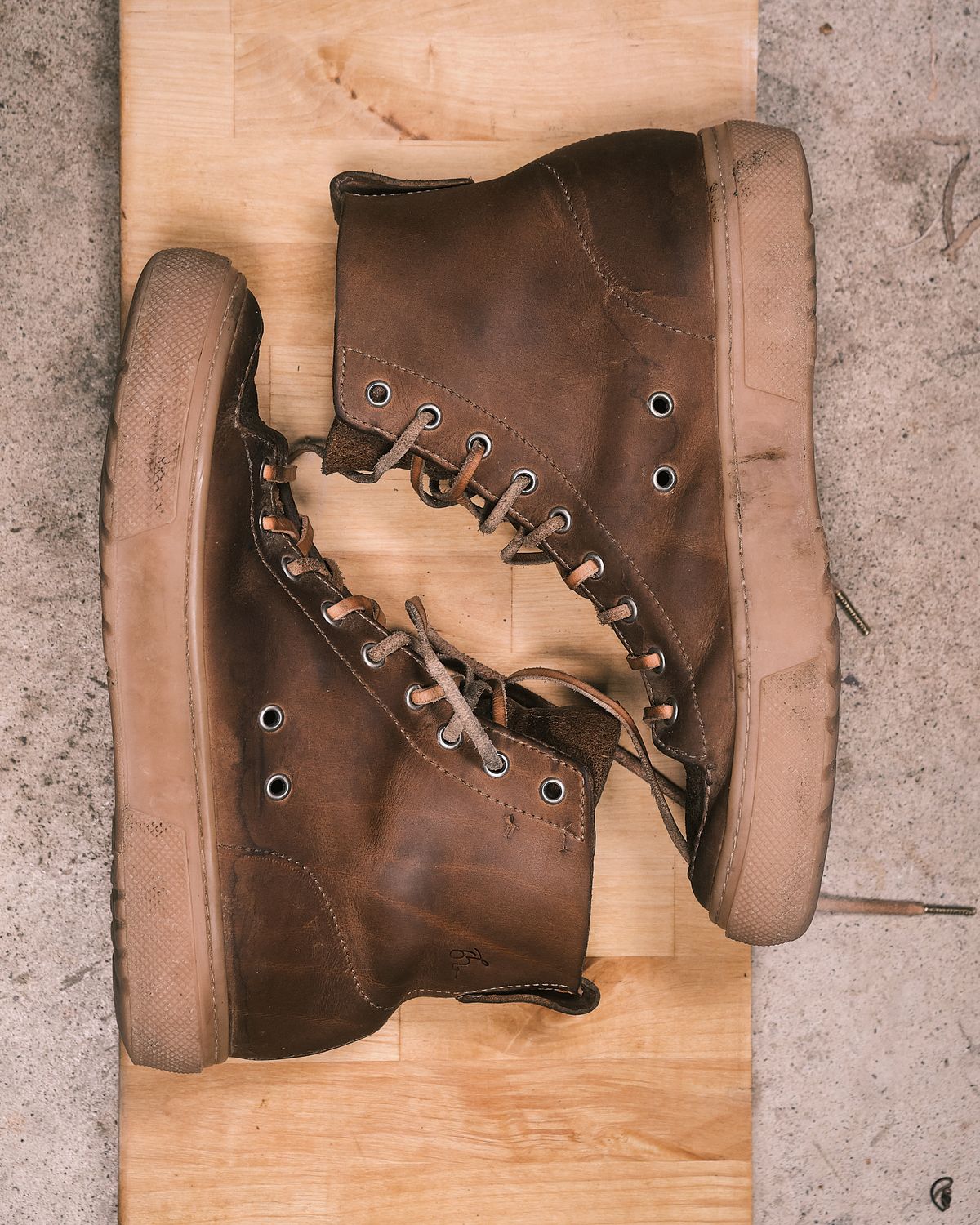 Photo by BobHendersonHB on April 6, 2026 of the BHHB Railtown Sneaker Boot in Horween Natural Wax Flesh Backside.