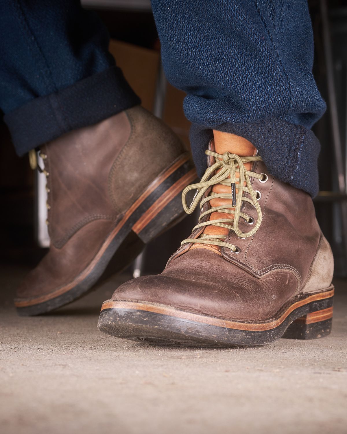 Photo by BobHendersonHB on December 2, 2024 of the BHHB 7 Hole Standard in Horween Steel Predator & Horween Toasted Tan Dublin.