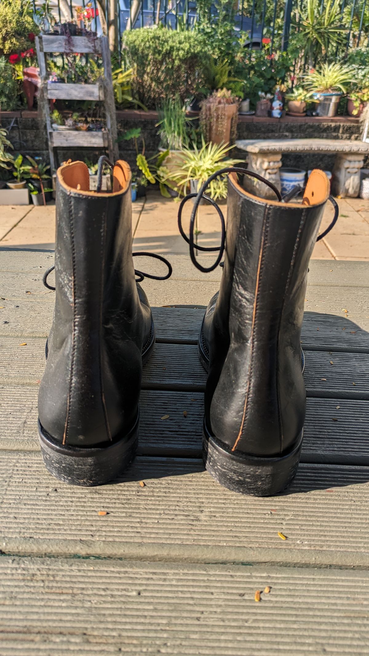 Photo by Togebough on November 4, 2023 of the Briselblack The Buck Wholecut Lace to Toe in Shinki Black Latigo Teacore Horsehide.