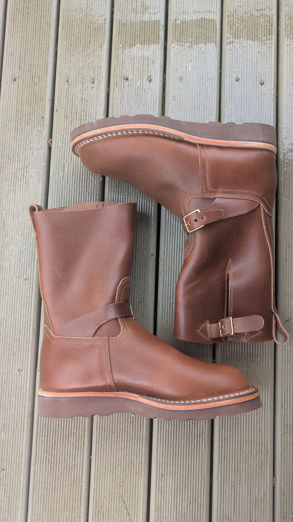 Photo by Togebough on November 1, 2025 of the Nicks Pullman in Horween Ember Waxed Flesh.