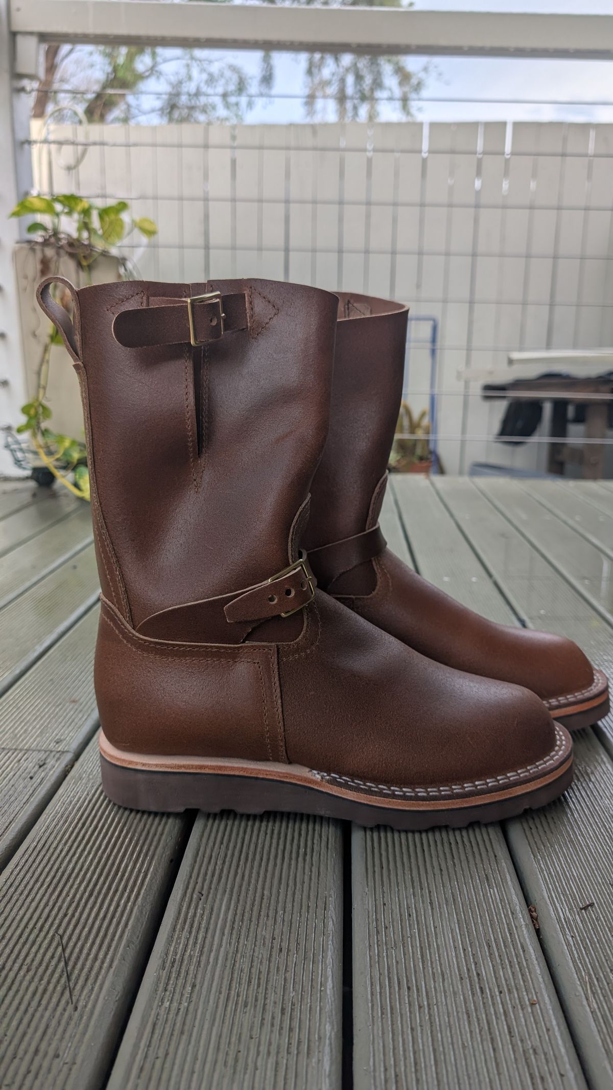 Photo by Togebough on November 1, 2025 of the Nicks Pullman in Horween Ember Waxed Flesh.