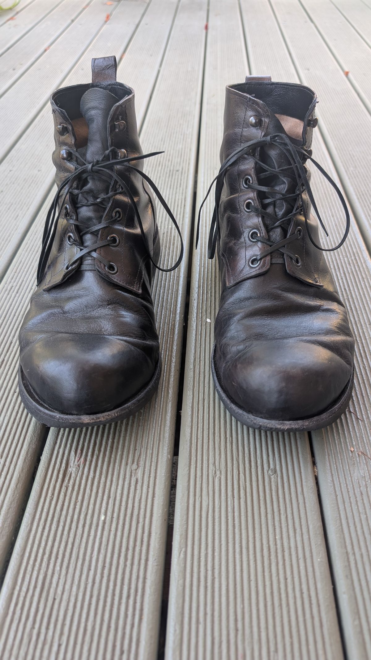 Photo by Togebough on December 6, 2025 of the Myself Dress boot style in Falconry Kangaroo Veg Tan (hand dyed Tan then black).