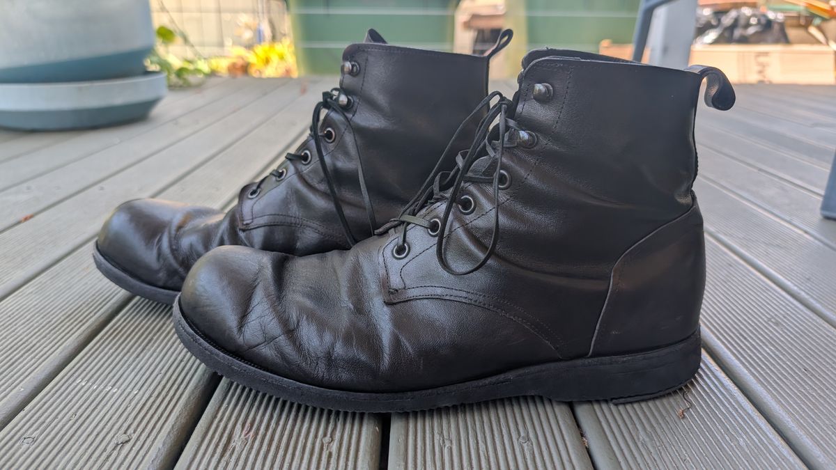 Photo by Togebough on December 6, 2025 of the Myself Dress boot style in Falconry Kangaroo Veg Tan (hand dyed Tan then black).