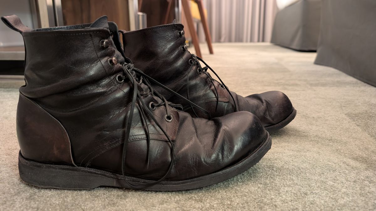 Photo by Togebough on March 3, 2026 of the Myself Dress boot style in Falconry Kangaroo Veg Tan (hand dyed Tan then black).