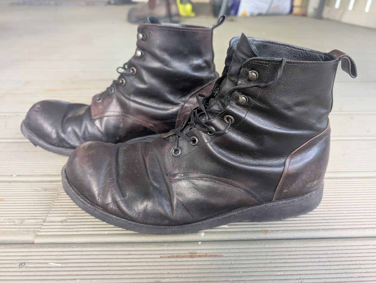 Photo by Togebough on April 4, 2026 of the Myself Dress boot style in Falconry Kangaroo Veg Tan (hand dyed Tan then black).