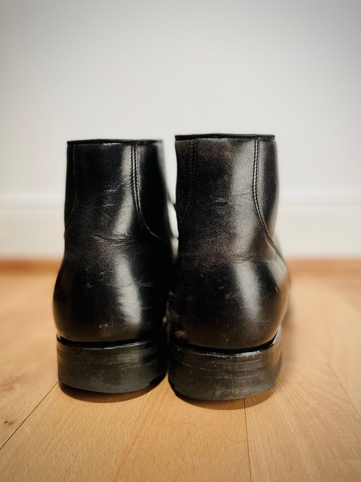 Photo by fritzbaargeld on December 4, 2022 of the Viberg Service Boot in Shinki Black Oiled Horsebutt.