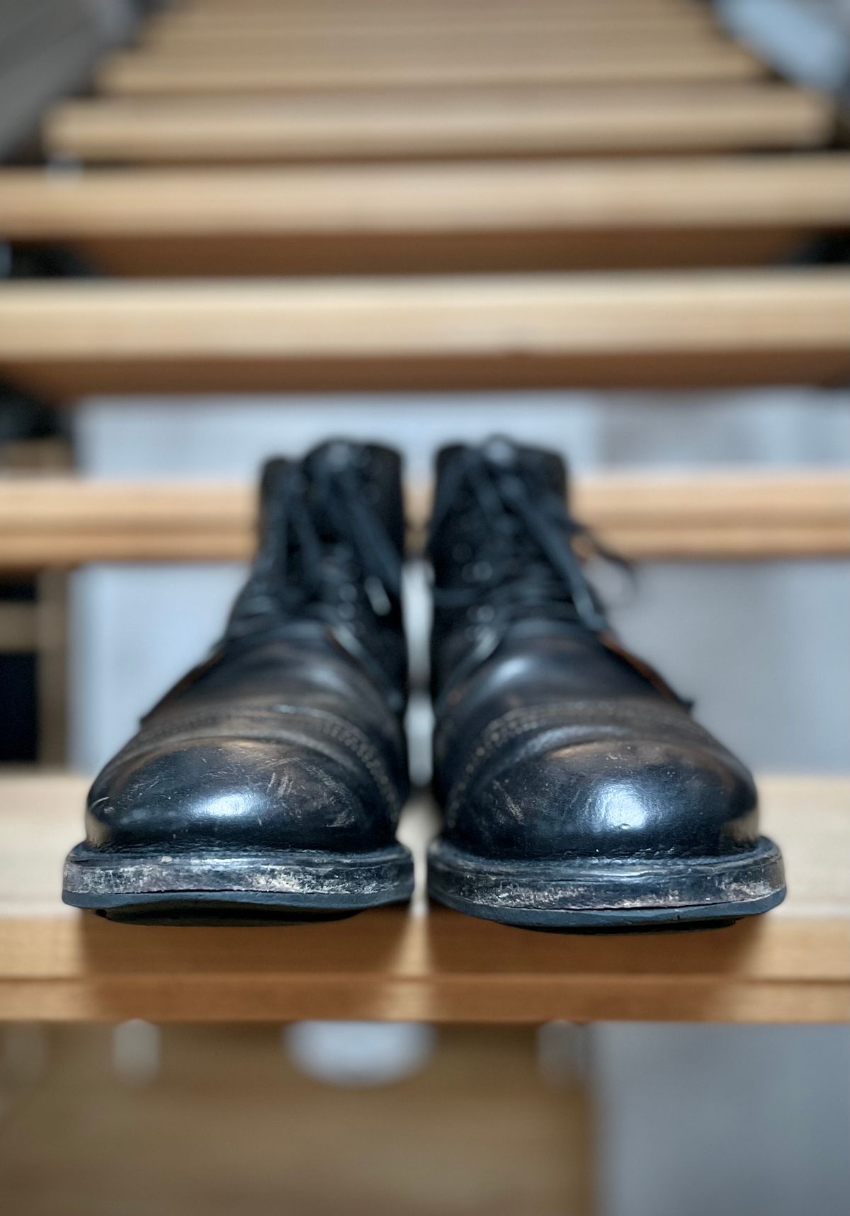 Photo by fritzbaargeld on February 4, 2023 of the Viberg Service Boot in Shinki Black Oiled Horsebutt.