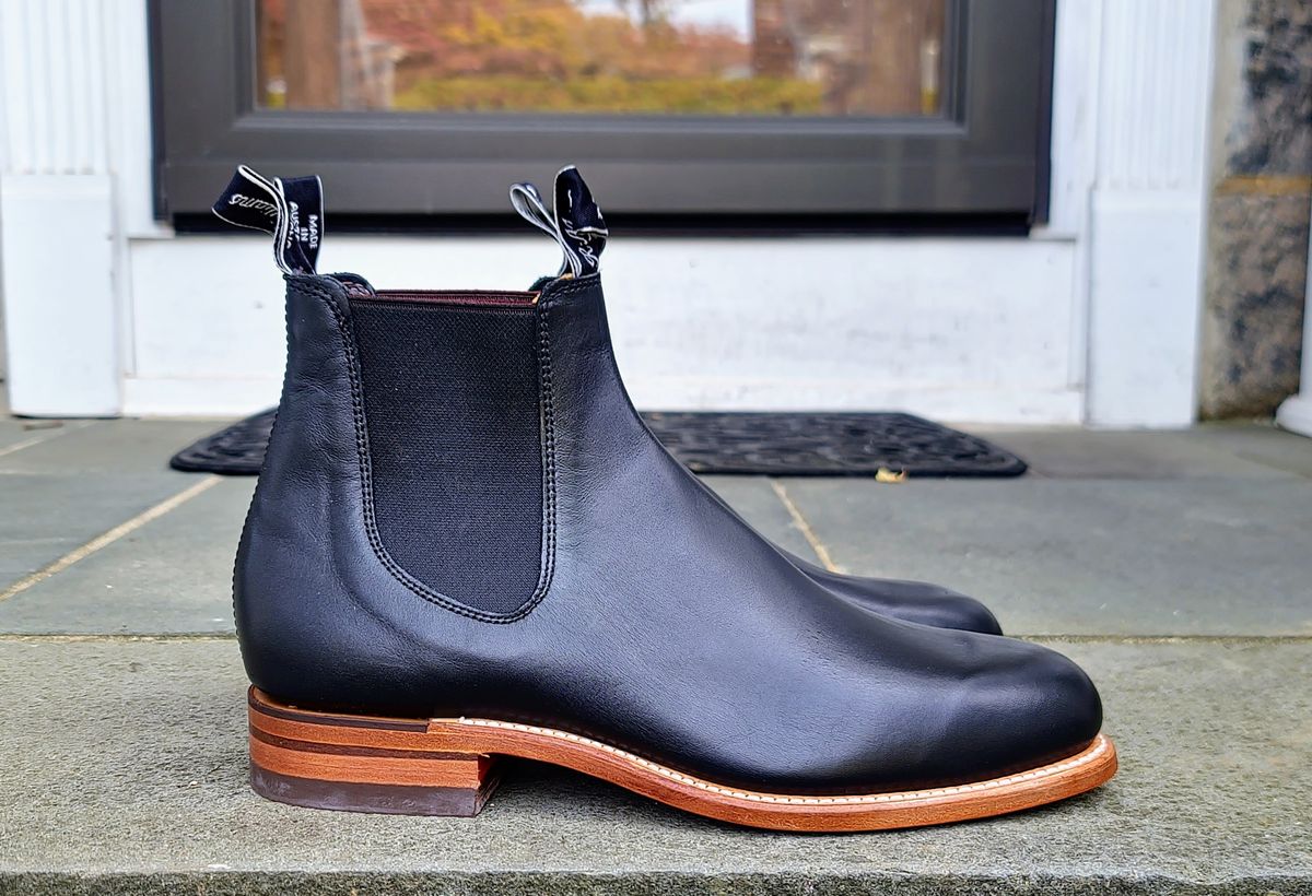 Photo by ouroboros3031 on November 9, 2023 of the R.M. Williams Classic Turnout Boot in Black Yearling.