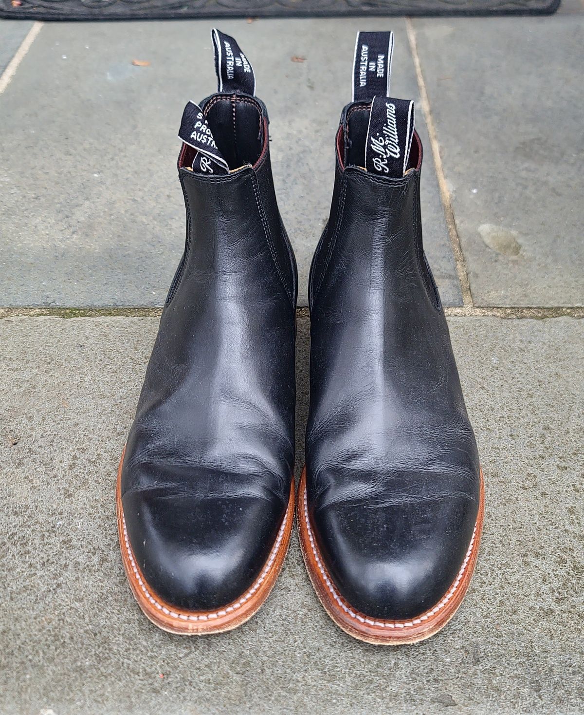 Photo by ouroboros3031 on December 6, 2023 of the R.M. Williams Classic Turnout Boot in Black Yearling.
