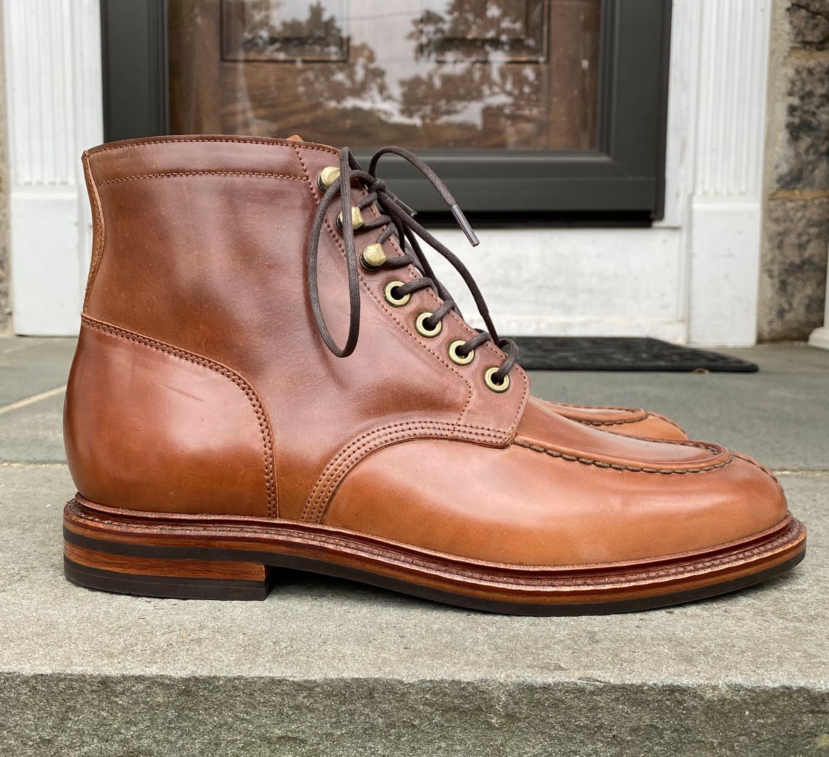 Photo by ouroboros3031 on October 6, 2022 of the Grant Stone Ottawa Boot in Horween Honey Glazed Shell Cordovan.