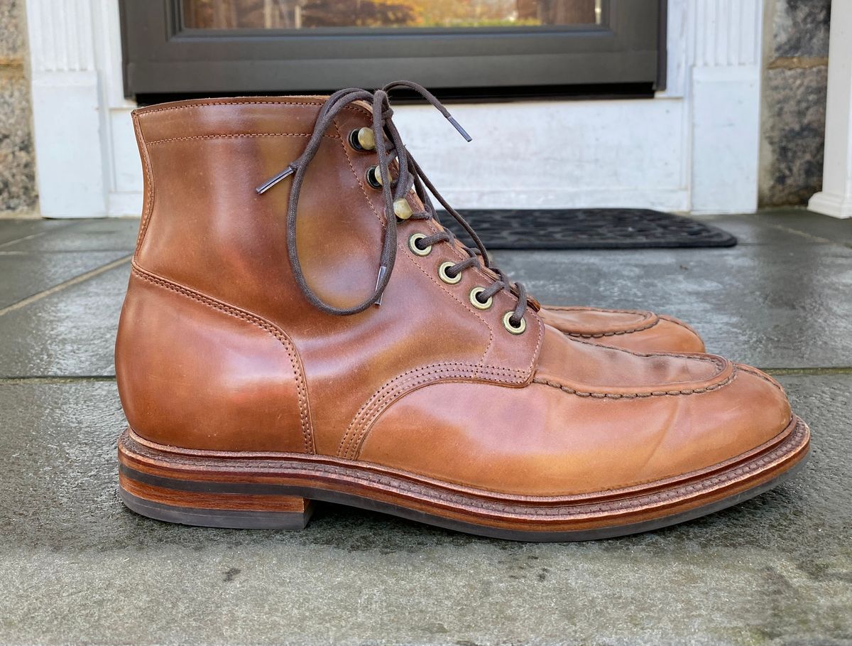 Photo by ouroboros3031 on November 6, 2022 of the Grant Stone Ottawa Boot in Horween Honey Glazed Shell Cordovan.