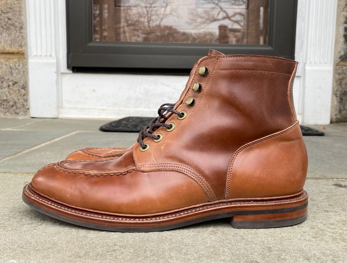 Photo by ouroboros3031 on December 6, 2022 of the Grant Stone Ottawa Boot in Horween Honey Glazed Shell Cordovan.