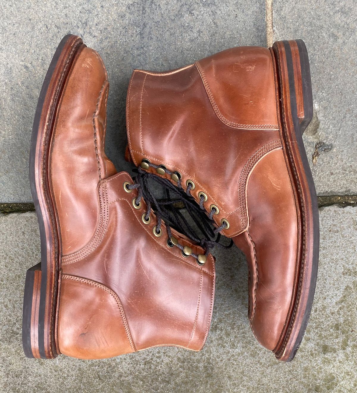 Photo by ouroboros3031 on January 6, 2023 of the Grant Stone Ottawa Boot in Horween Honey Glazed Shell Cordovan.