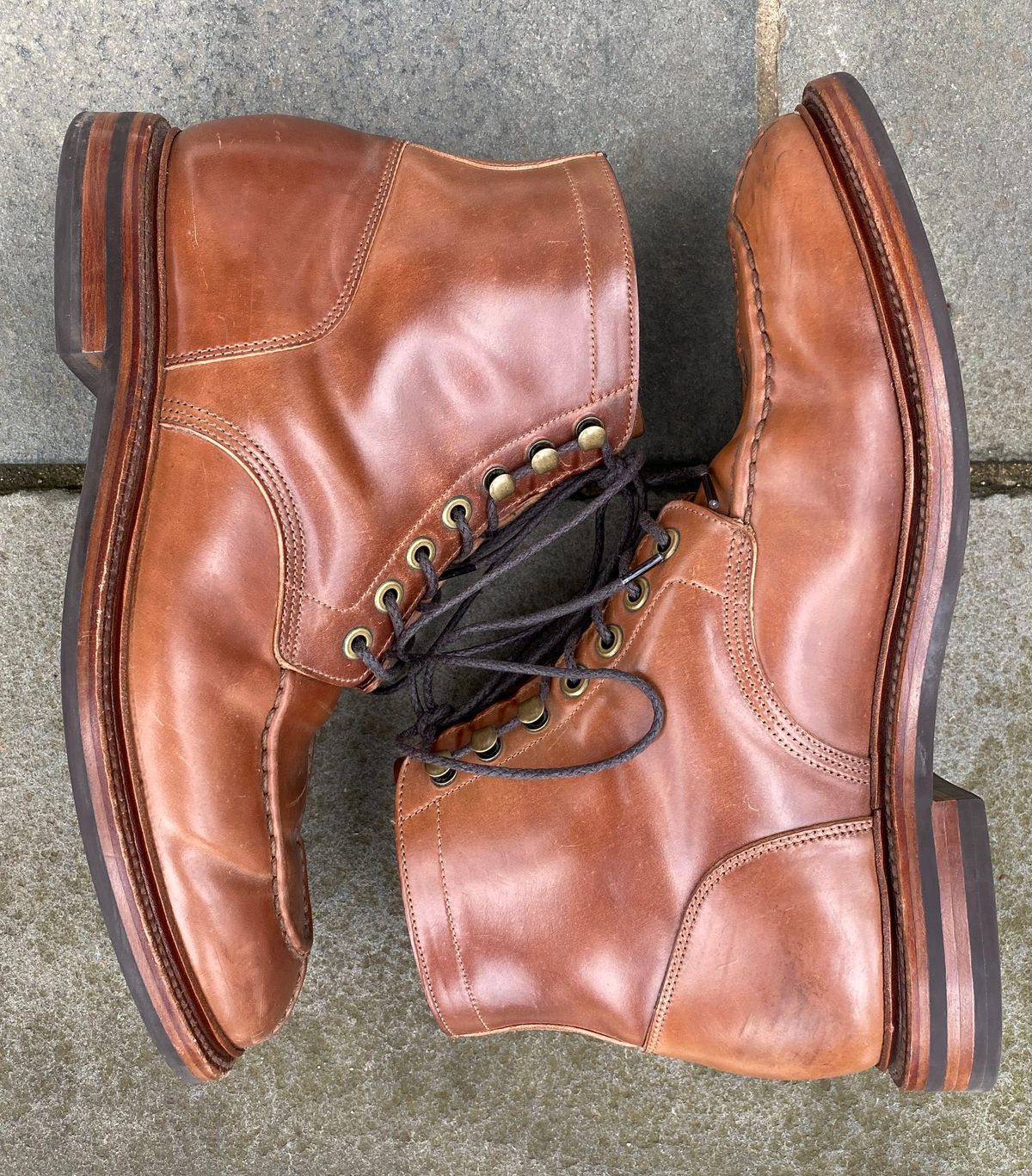 Photo by ouroboros3031 on January 6, 2023 of the Grant Stone Ottawa Boot in Horween Honey Glazed Shell Cordovan.