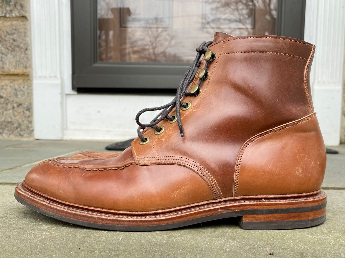 Photo by ouroboros3031 on January 6, 2023 of the Grant Stone Ottawa Boot in Horween Honey Glazed Shell Cordovan.