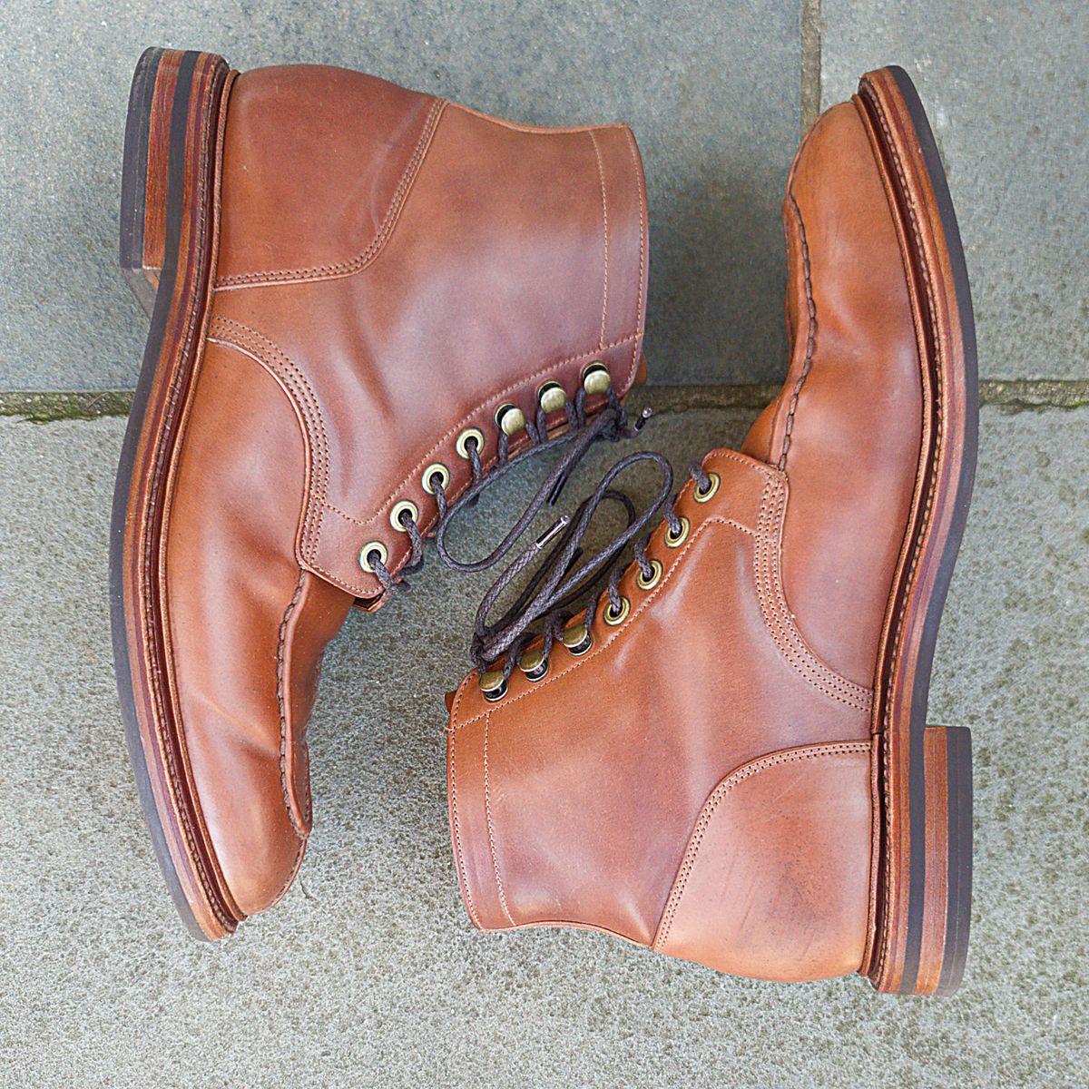 Photo by ouroboros3031 on February 6, 2023 of the Grant Stone Ottawa Boot in Horween Honey Glazed Shell Cordovan.