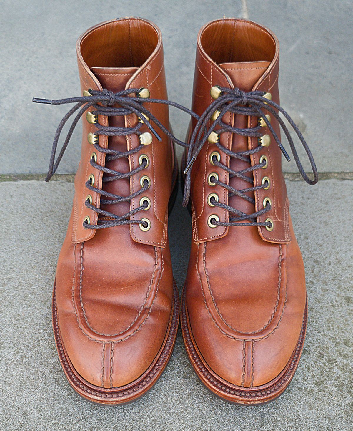 Photo by ouroboros3031 on February 6, 2023 of the Grant Stone Ottawa Boot in Horween Honey Glazed Shell Cordovan.