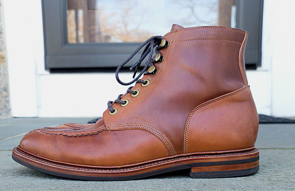 Photo by ouroboros3031 on February 6, 2023 of the Grant Stone Ottawa Boot in Horween Honey Glazed Shell Cordovan.