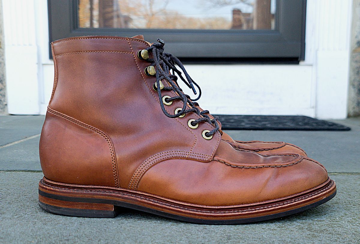 Photo by ouroboros3031 on February 6, 2023 of the Grant Stone Ottawa Boot in Horween Honey Glazed Shell Cordovan.