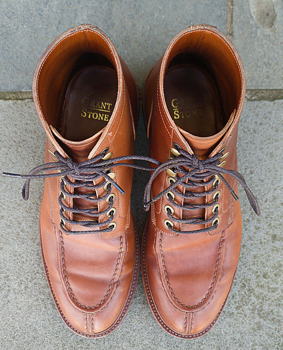 Photo by ouroboros3031 on February 6, 2023 of the Grant Stone Ottawa Boot in Horween Honey Glazed Shell Cordovan.