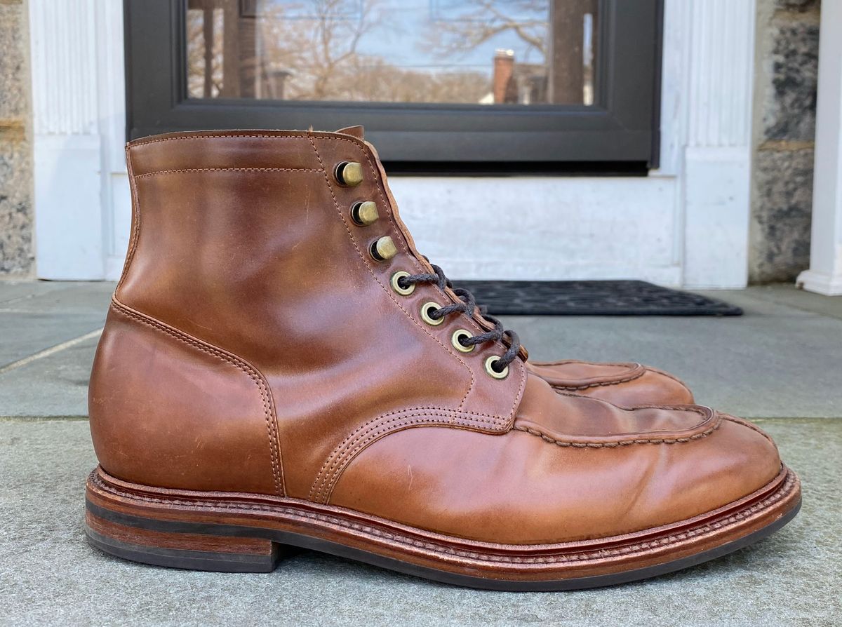 Photo by ouroboros3031 on April 6, 2023 of the Grant Stone Ottawa Boot in Horween Honey Glazed Shell Cordovan.