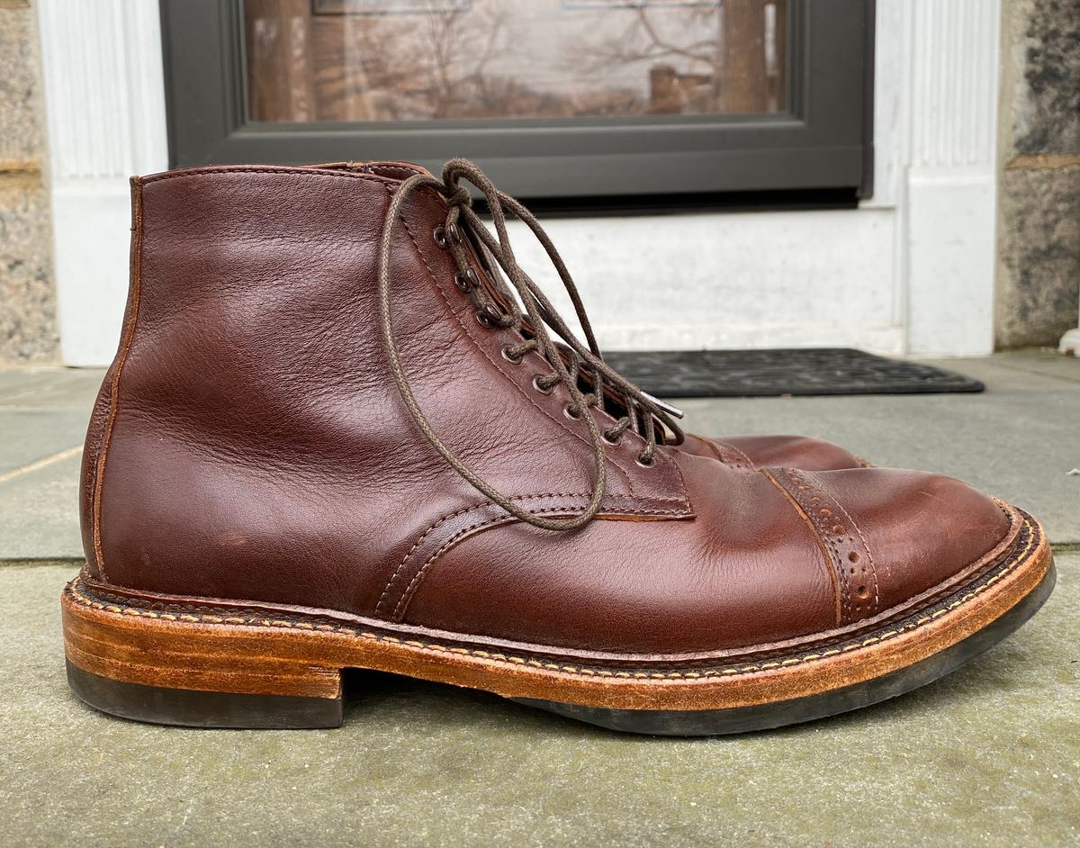 Photo by ouroboros3031 on January 6, 2023 of the Oak Street Bootmakers Lakeshore Boot in Unlisted Leather.