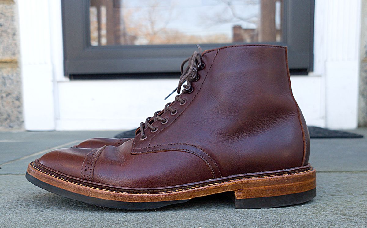 Photo by ouroboros3031 on February 6, 2023 of the Oak Street Bootmakers Lakeshore Boot in Unlisted Leather.