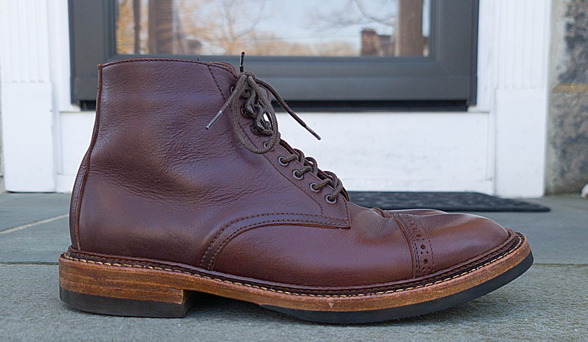 Photo by ouroboros3031 on February 6, 2023 of the Oak Street Bootmakers Lakeshore Boot in Unlisted Leather.