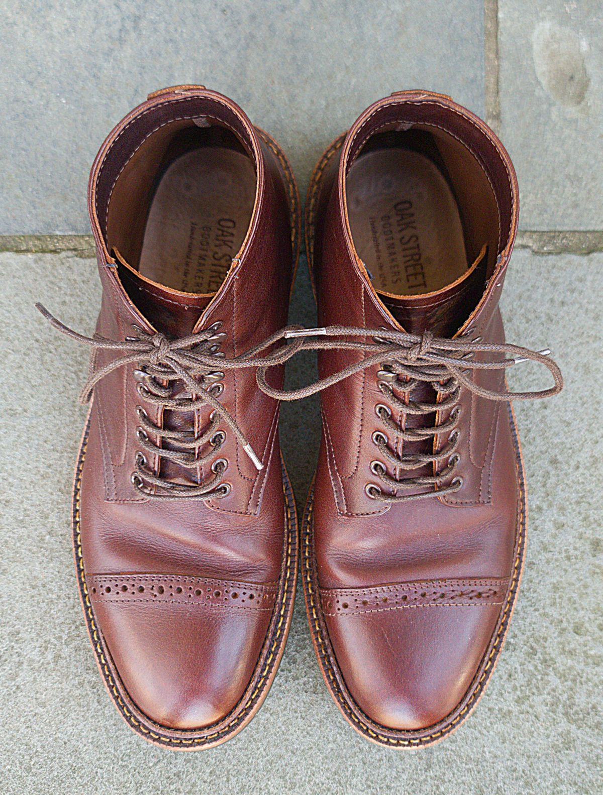 Photo by ouroboros3031 on February 6, 2023 of the Oak Street Bootmakers Lakeshore Boot in Unlisted Leather.