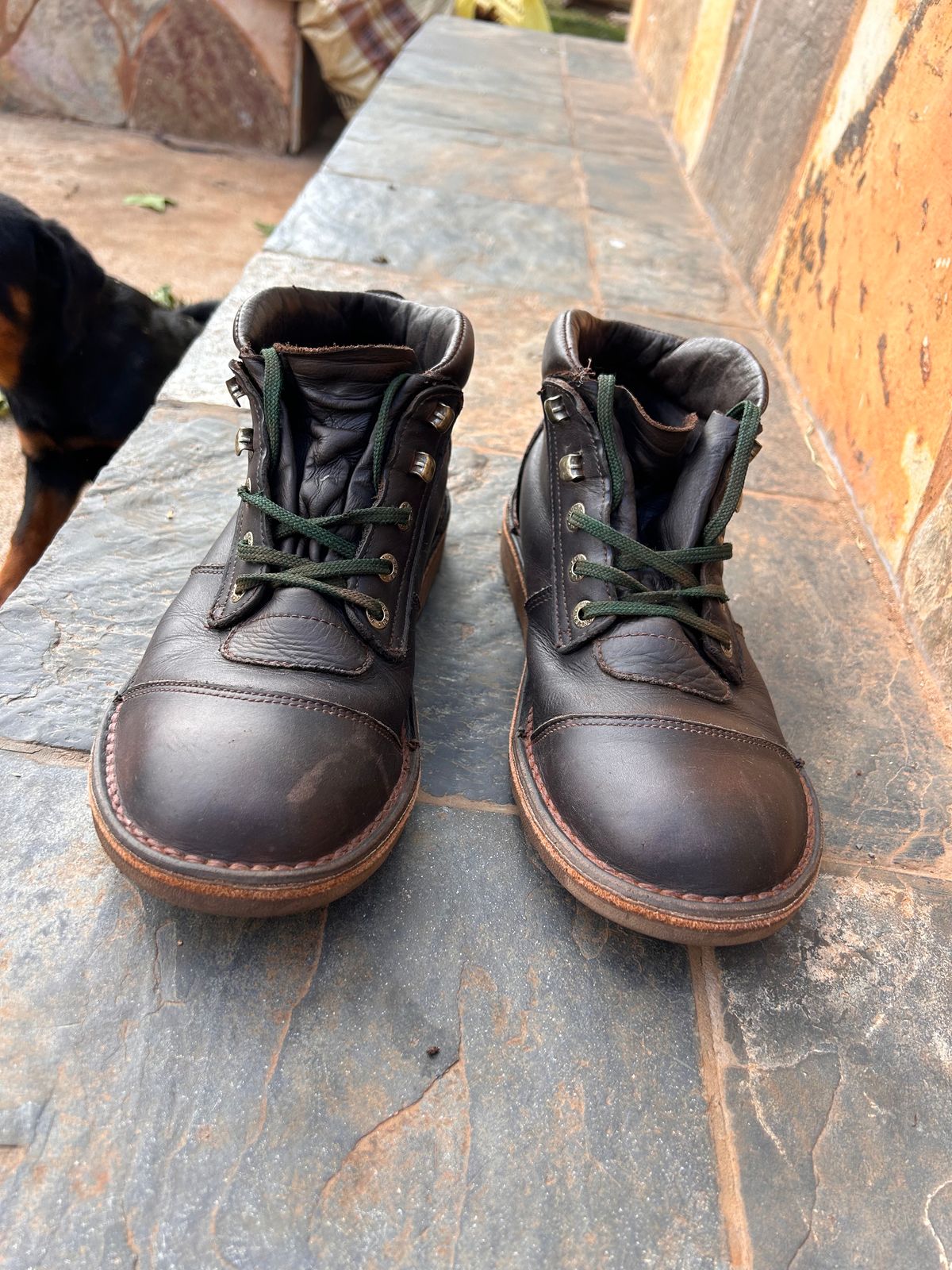 Photo by DirkBotes on November 5, 2023 of the Jim Green African Ranger in Brown Full Grain.