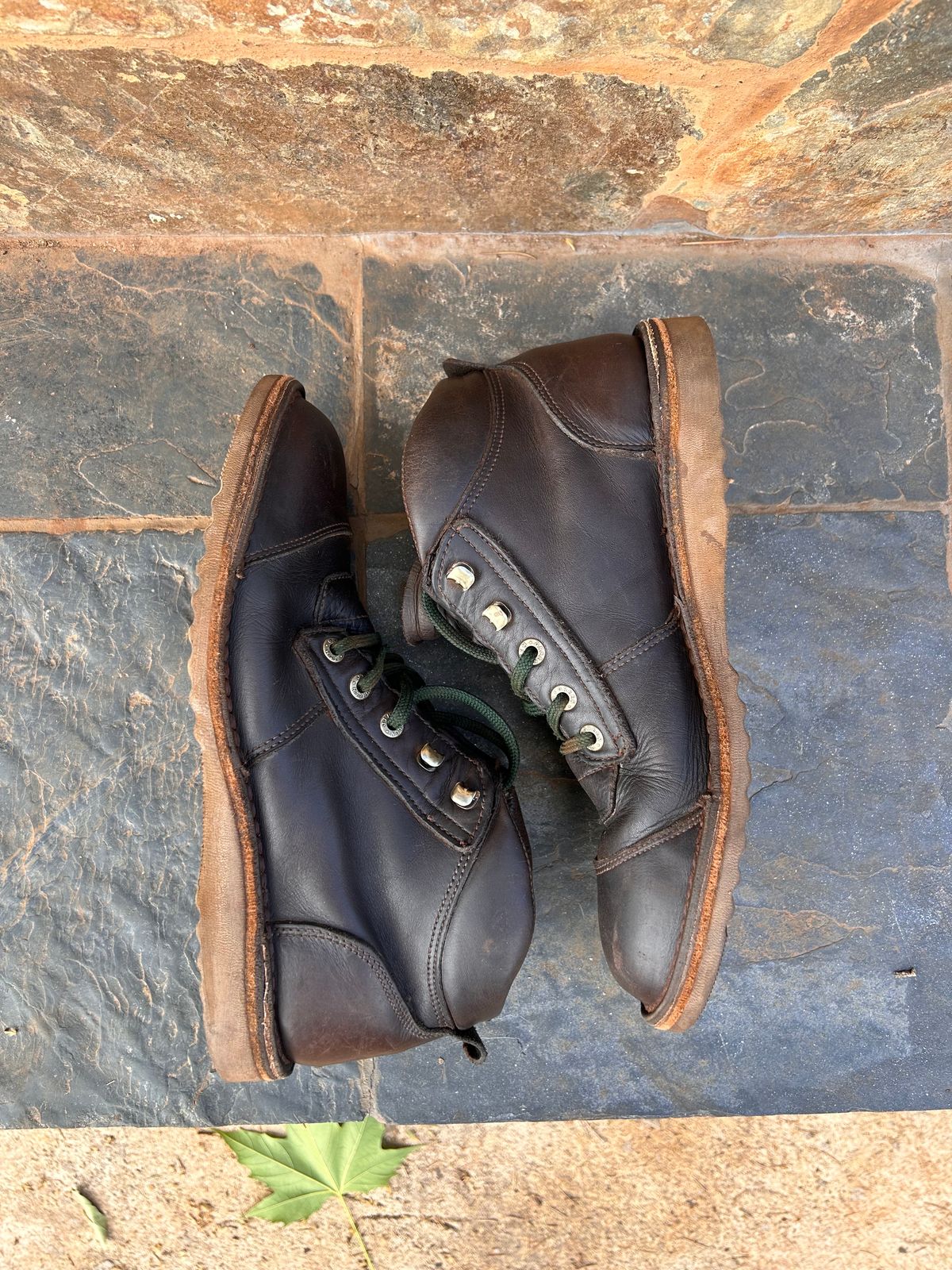 Photo by DirkBotes on November 5, 2023 of the Jim Green African Ranger in Brown Full Grain.