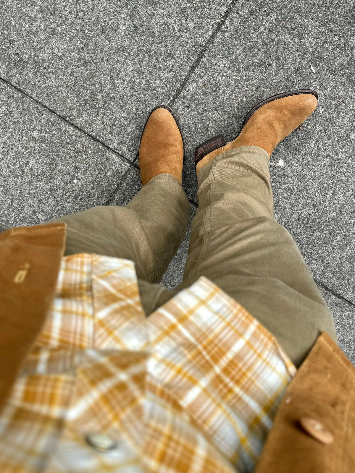 Photo by switch on May 8, 2024 of the Tecovas The Thomas Rhett Gregory in Spice Roughout.