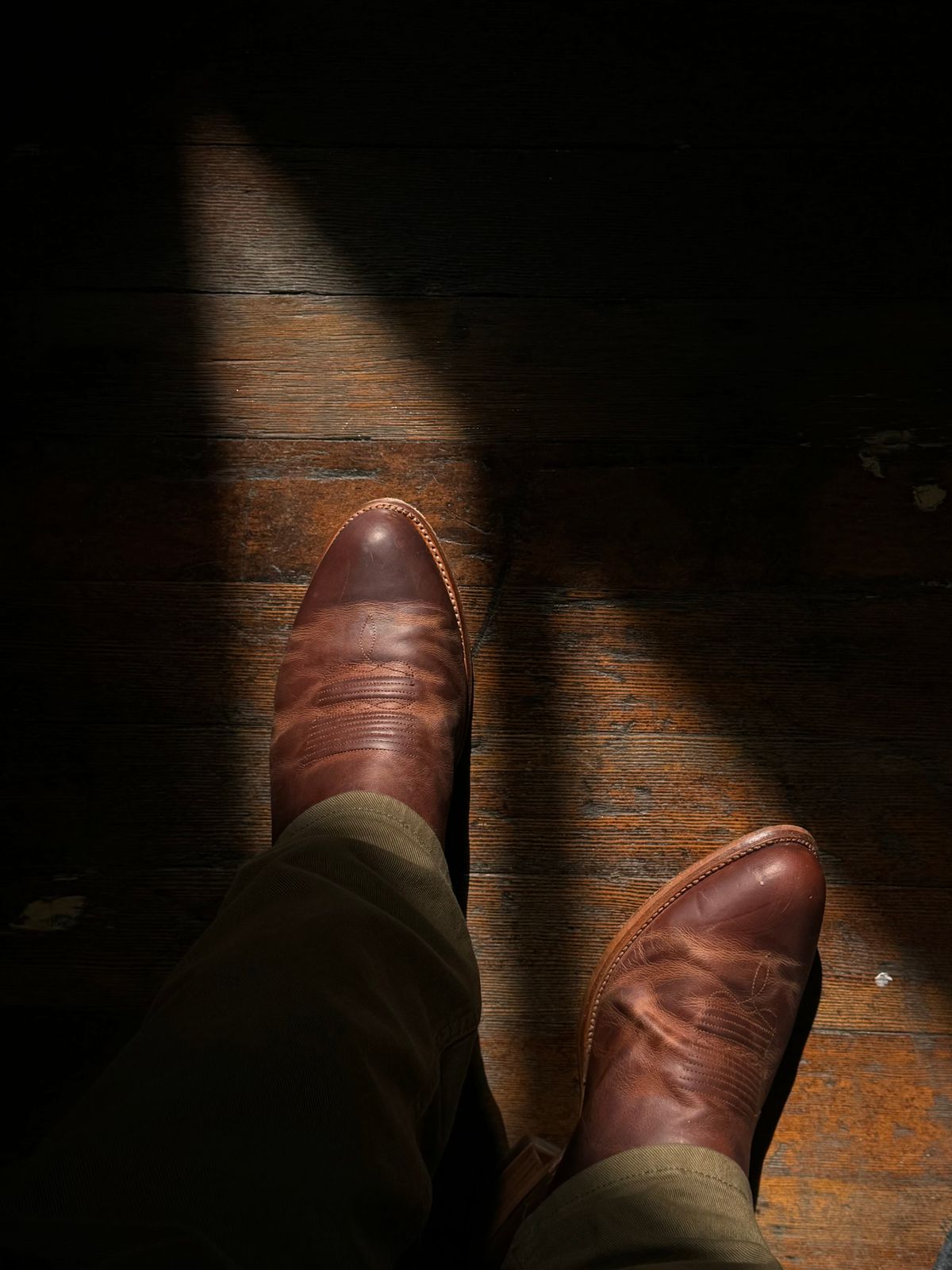 Photo by switch on April 11, 2024 of the Tecovas The Cartwright in Scotch Goat.
