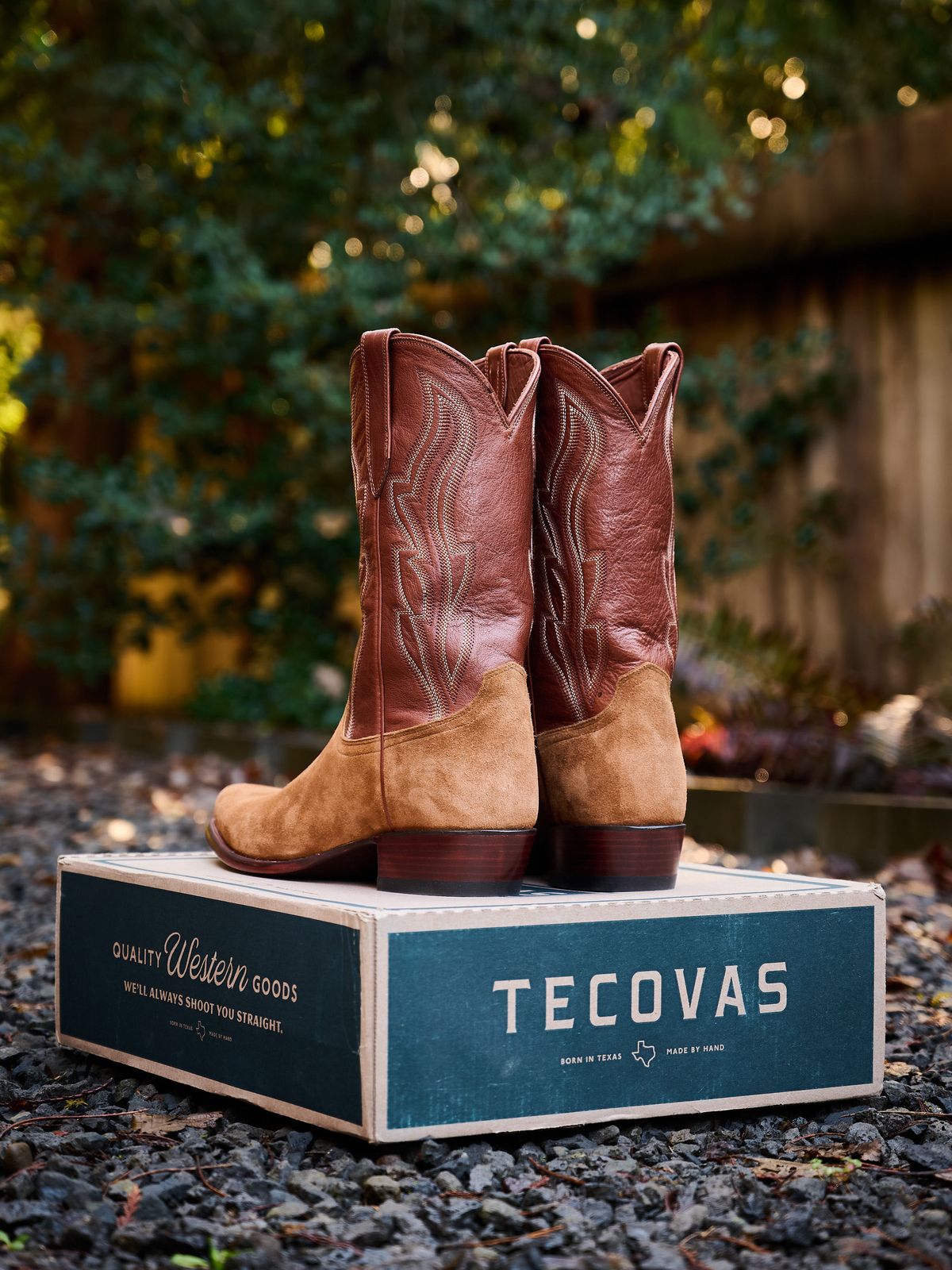 Photo by switch on February 10, 2024 of the Tecovas The Warren in Deerskin Roughout.