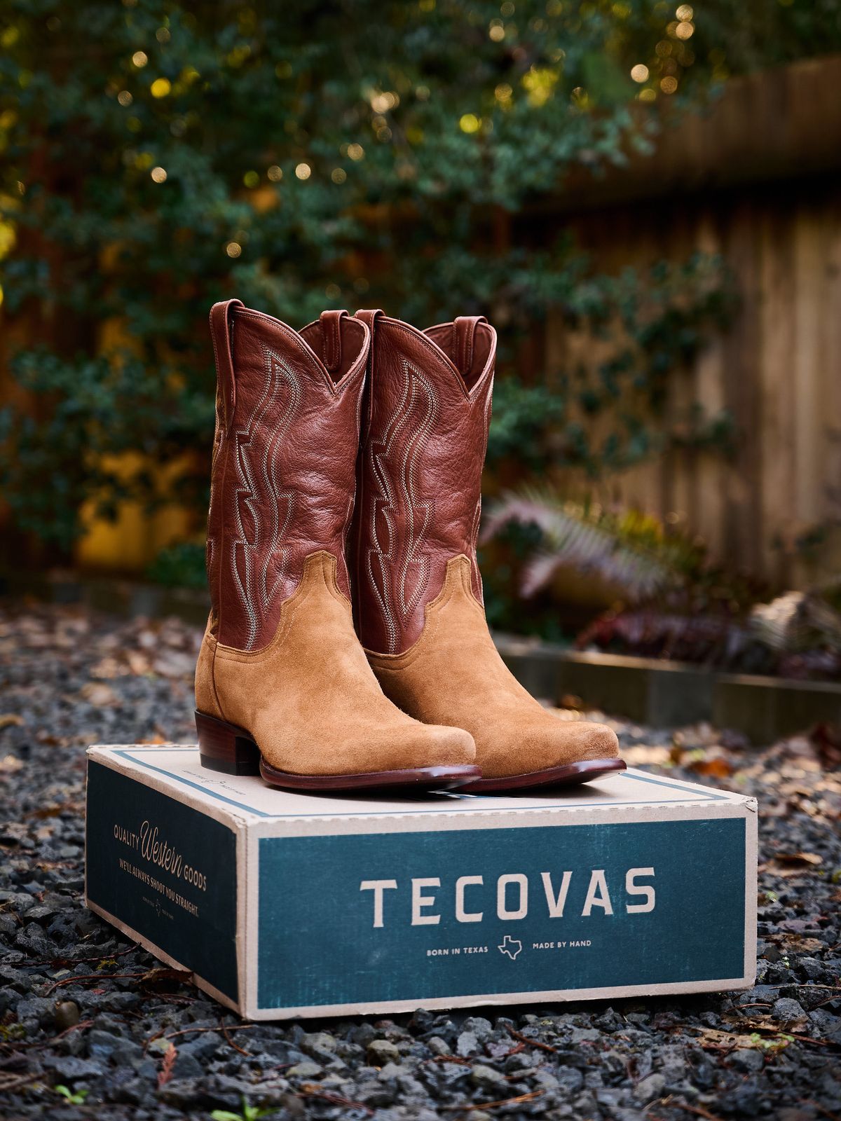 Photo by switch on February 10, 2024 of the Tecovas The Warren in Deerskin Roughout.