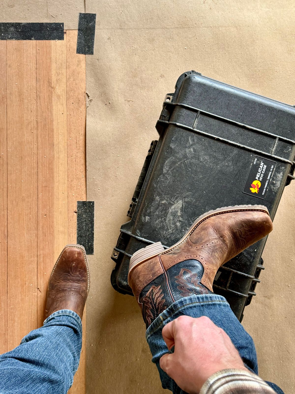 Photo by switch on April 28, 2024 of the Ariat Hybrid Roughstock in Fiery Brown Crunch.