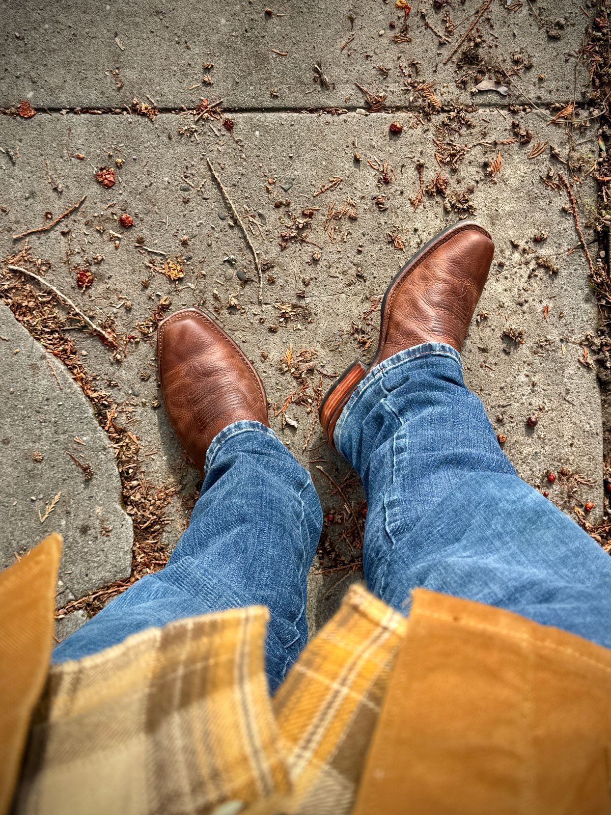 Photo by switch on February 7, 2025 of the Tecovas The Parker in Briar Bullhide.