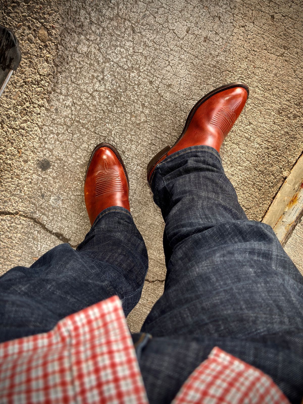 Photo by switch on February 21, 2025 of the Lucchese Cowboy Boots in Bison.