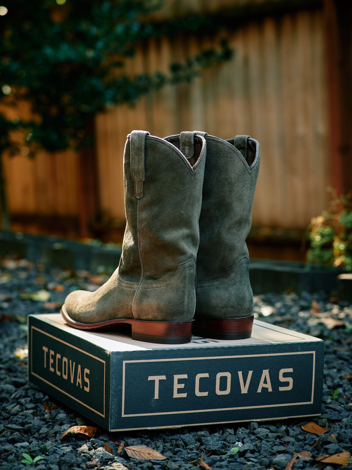 Photo by switch on September 29, 2025 of the Tecovas The Johnny in Deerskin Roughout.